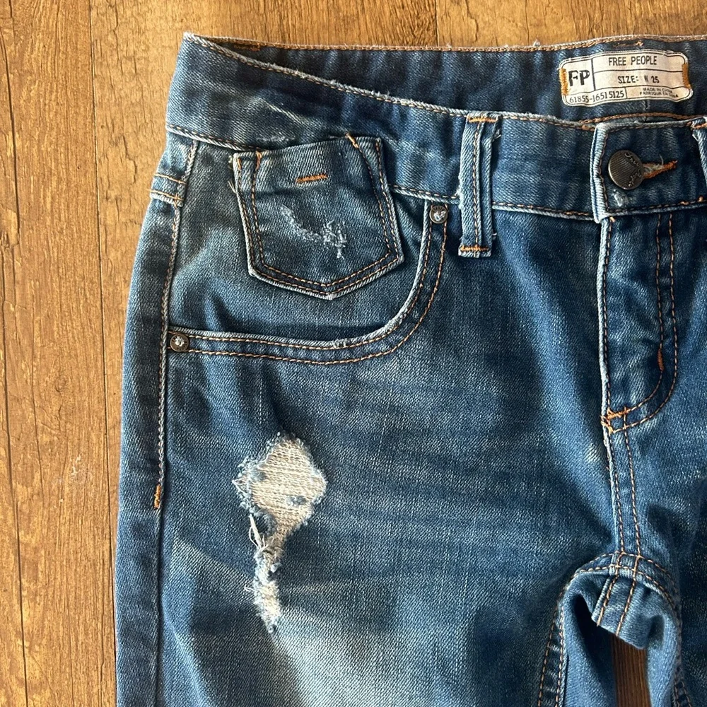 Free People Distressed Skinny Jeans W25 | Mid Rise Stretch Medium Wash - Picture 6 of 12